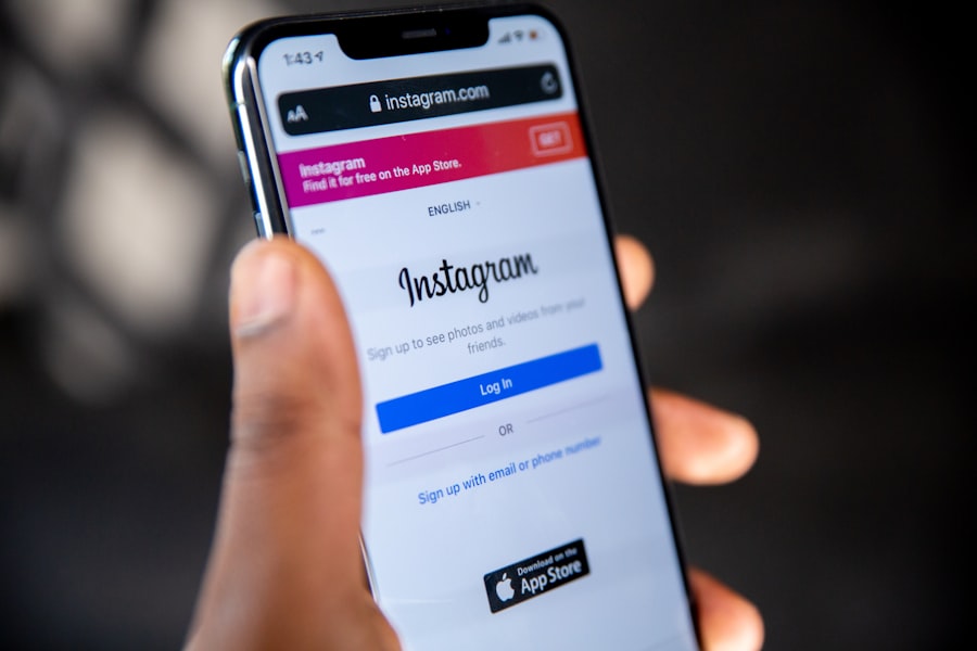Copy a public Instagram username or profile link
